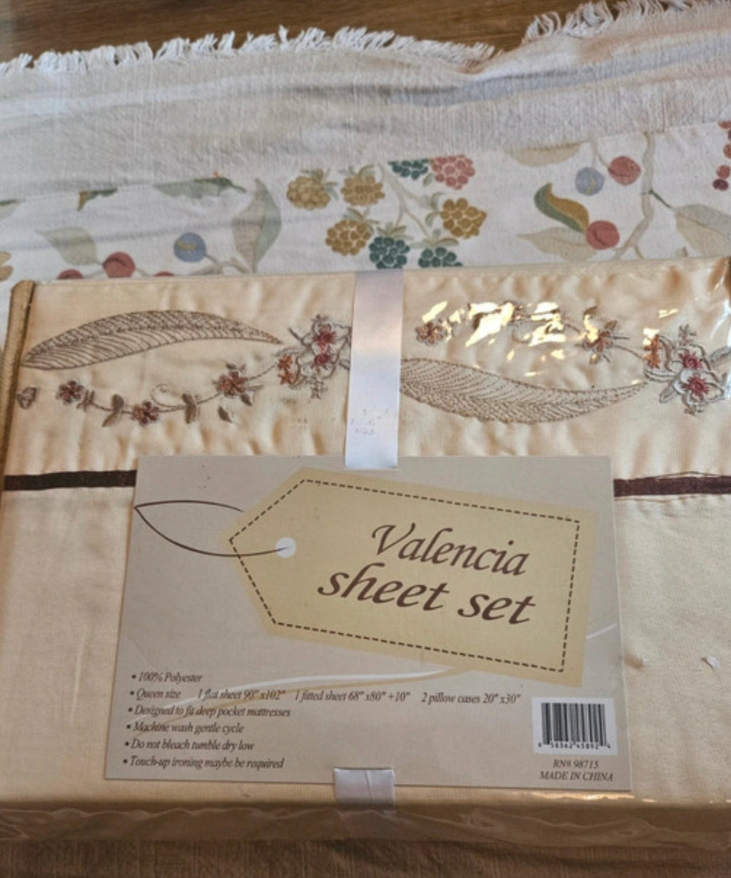 Vintage Valencia Queen Size Embroidered Sheet Set – New Unused