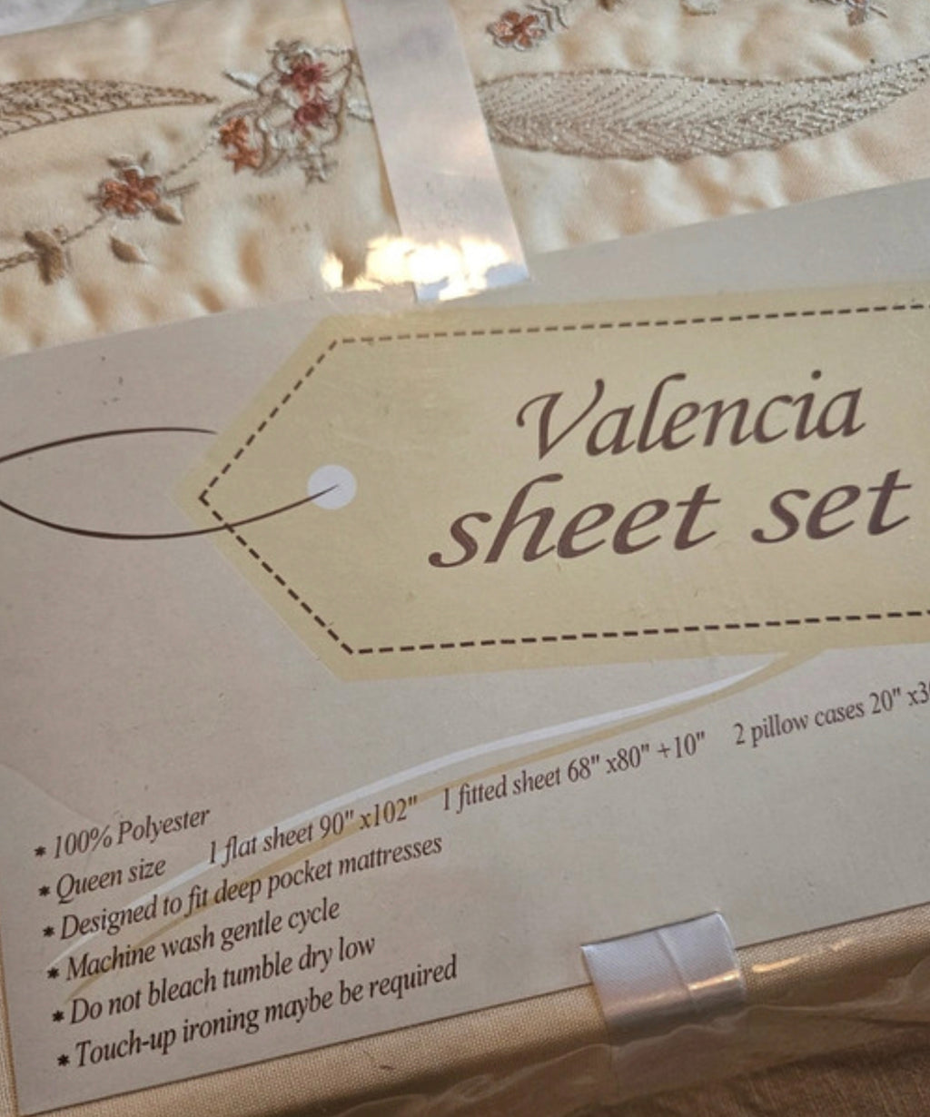 Vintage Valencia Queen Size Embroidered Sheet Set – New Unused